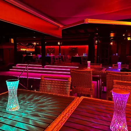 Love hotel Paradise - Fkk Swinger & Nudist Couples Only