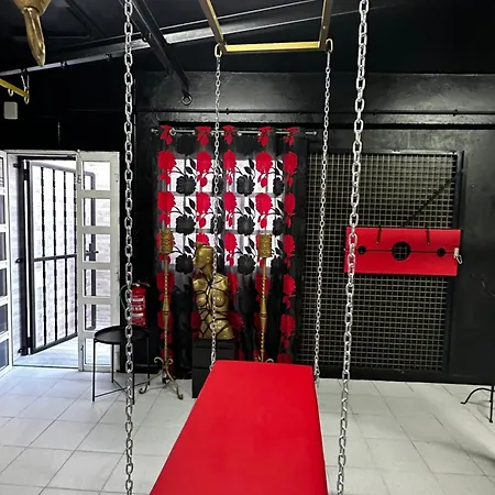 Paradise - Fkk Swinger & Nudist Couples Only מלון אהבה 4*