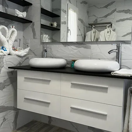 Paradise - Fkk Swinger & Nudist Couples Only 4*