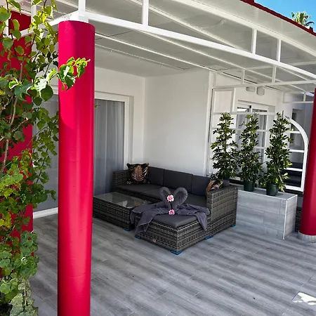 Love hotel Paradise - Fkk Swinger & Nudist Couples Only