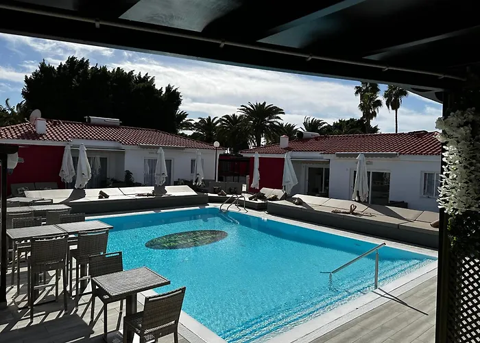 Paradise - Fkk Swinger & Nudist Couples Only 4*