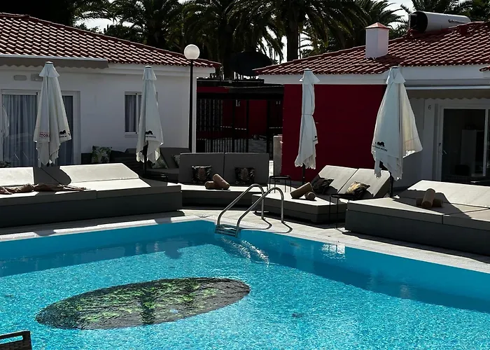 Paradise - Fkk Swinger & Nudist Couples Only 4*