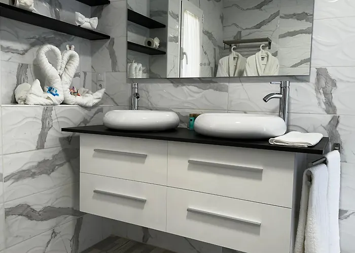 Paradise - Fkk Swinger & Nudist Couples Only 4*