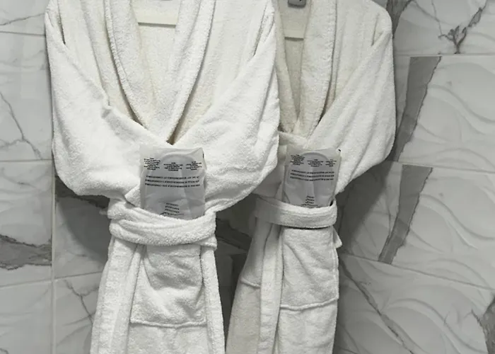 Paradise - Fkk Swinger & Nudist Couples Only